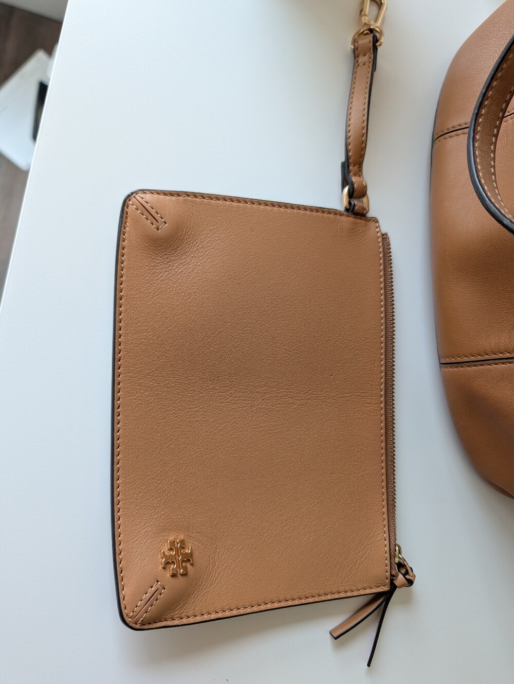 Tory Burch Block-T medeum long sholder tote - Picture 16 of 16